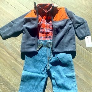 NWT Carters 18M Boys Outfit